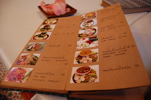 どの料理にも写真が付いているので注文するのに便利です！