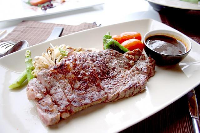 焼色を見てください