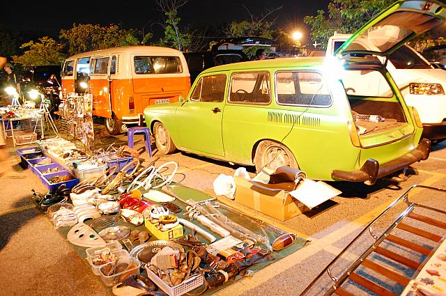 車のパーツなど、珍しいものがたくさんあります。