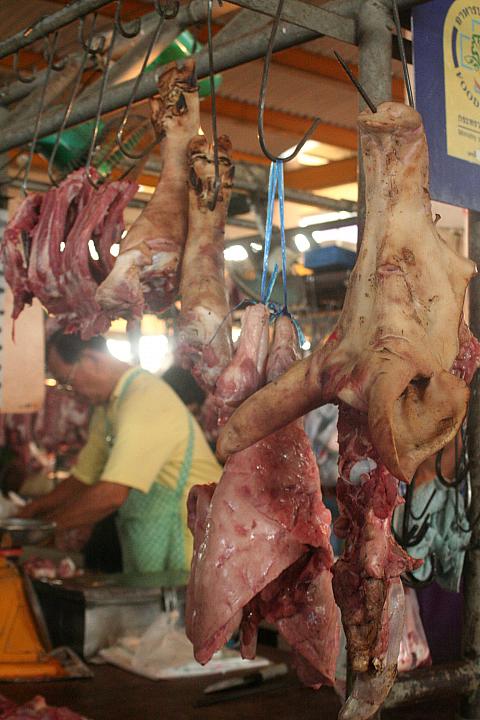 どの肉も頭からつま先まで全パーツ無駄なく販売中？！
