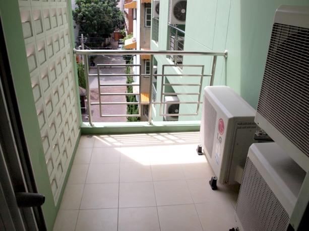 バルコニーは大小あれど全部屋に装備