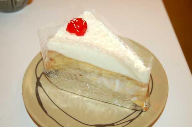 COCONUT MILKY CAKE 85バーツ　タイでしか味わえないでしょう