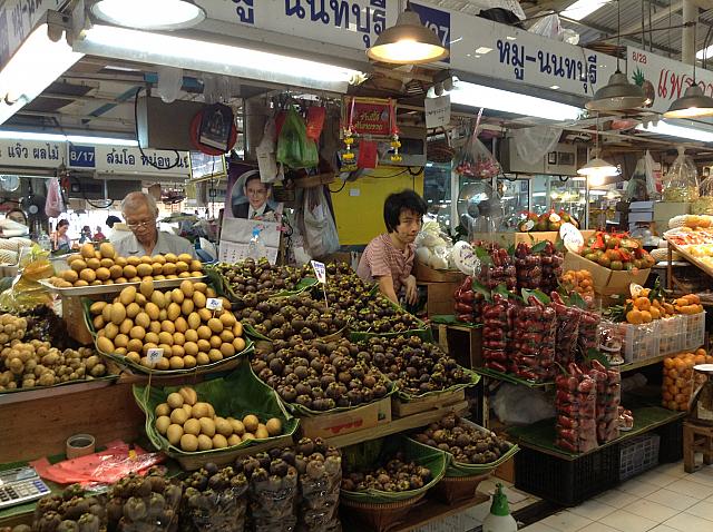 日本では高くする果物もタイではとっても安くて、さらに美味しいです！