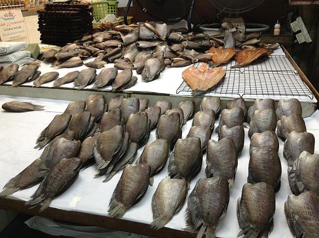 こちらの魚の干物が多くありました