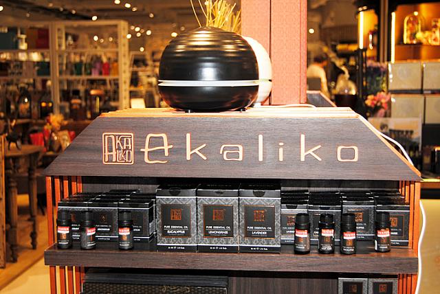 このAkalikoロゴがあるケースを探して下さい