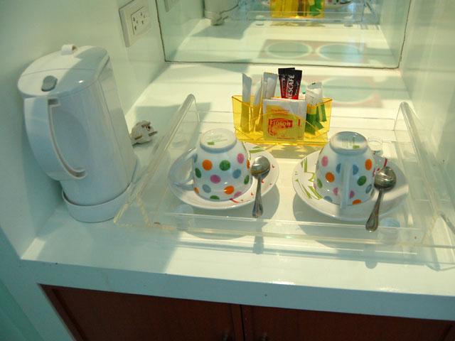 ポットとお茶セット