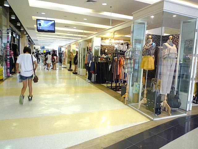 小さなお店が集まるエリア