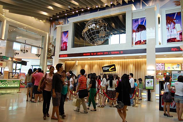 タイ映画は英語字幕がある上映回もありますので、チケット購入の際にお尋ねください。