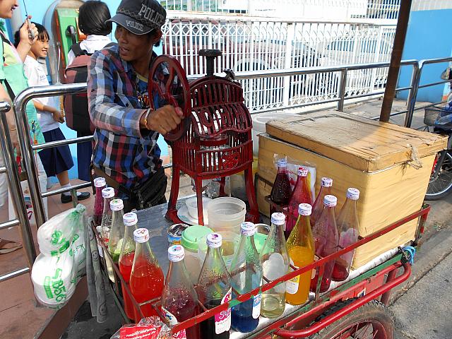 タイ式かき氷。1杯10バーツ