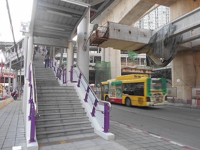 最寄り駅はＢＴＳバーンワー駅