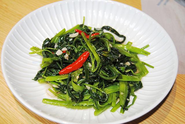薄味でさっぱりの空芯菜炒め