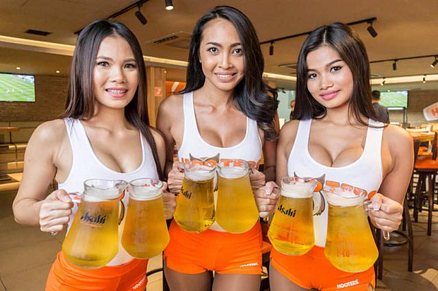HOOTERS BANGKOKのHPより