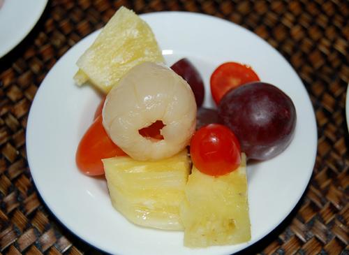 フルーツ<br>

これを入れるお店は少ないですが、入れることで甘味が増します。また、料理全体の色彩が豊かになり、非常にきれいになります