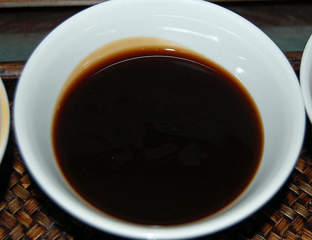 オイスターソース<br>
カレー味にコクがでます。