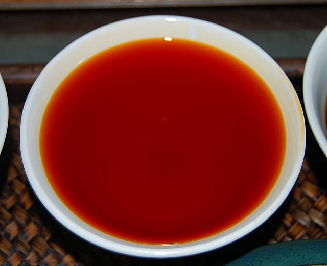 ナムプリック パオ(油のみ使用)<br>
味の決め手。
店によりこの油の多い少ないの差があり。