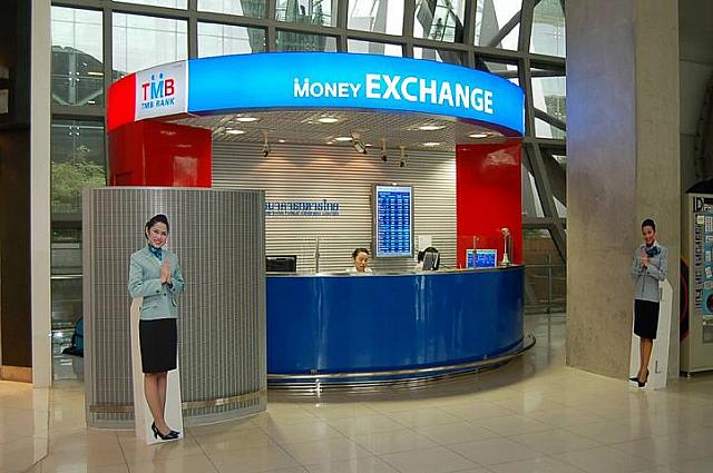 TMB 銀行<br>
両替は24時間
