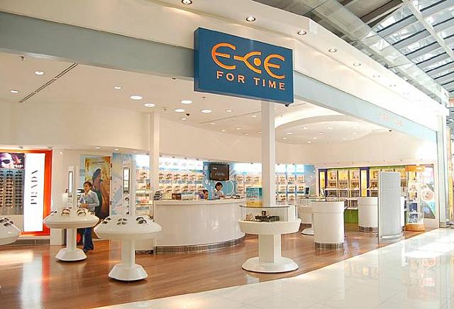 ３４ Eye For Time
<br>時計や眼鏡・サングラスの専門店。
