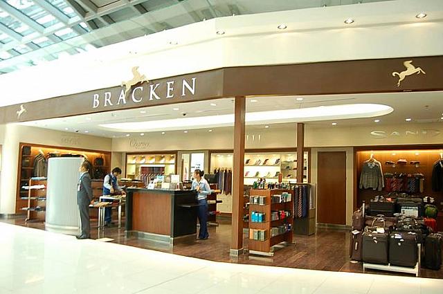 ５８ BRACKEN
<br>男性向けのビジネスファッションのお店
