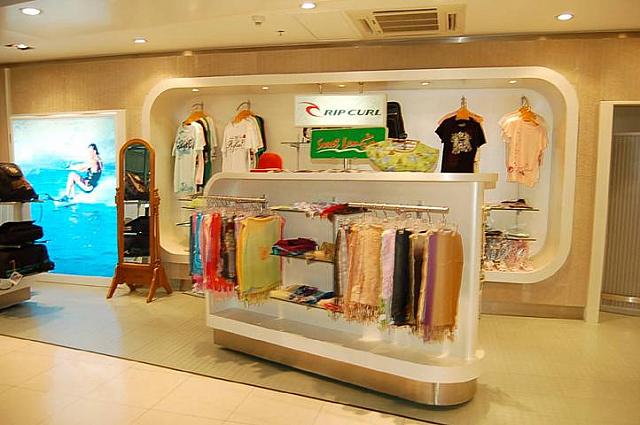 ６ ファッション<br>
どちらかというと若者向け
