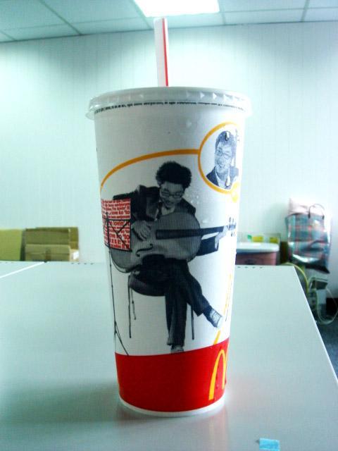 コーラＭ<br>
台湾（105円）