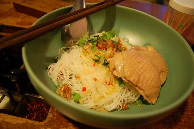 トムヤム味のヌードル。さっぱりしたい方におススメ。