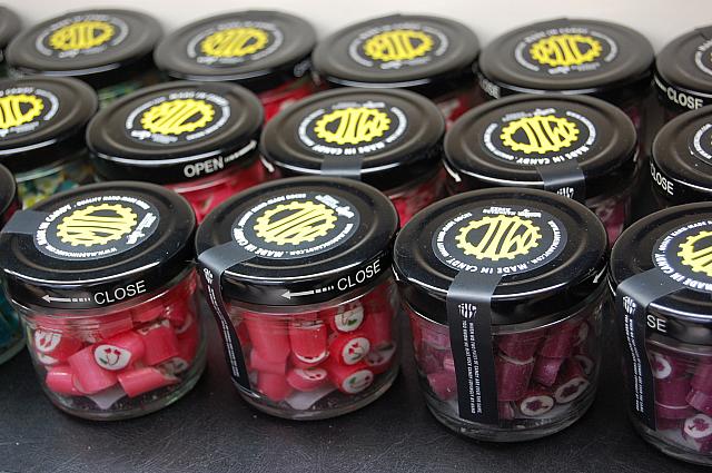 FOIL BAG 80Bath、SMALL JAR 70Bath、MEDIUM JAR 120Bath、LARGE JAR 200Bath