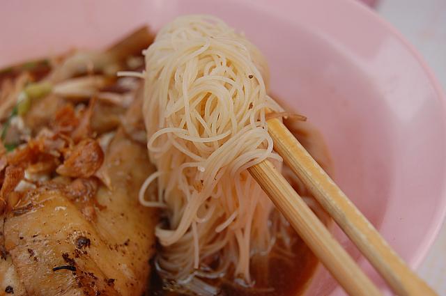 麺の太さはお好みですが、とにかく美味しいお店で大人気になりました。