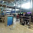 スワンナプーム国際空港は人が大変多いので携帯電話で連絡を取り合い待ち合わせると良さそうです。