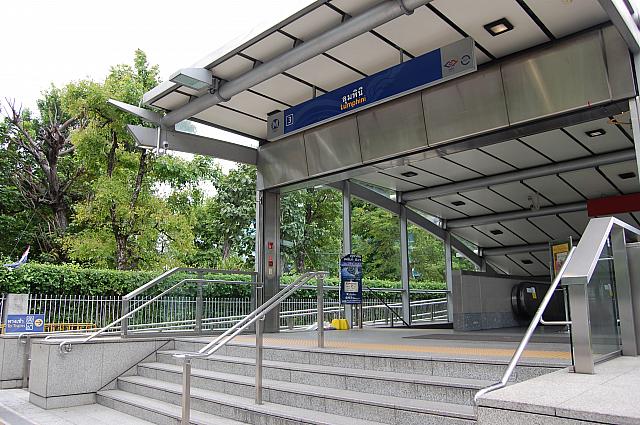 ルンピニ駅