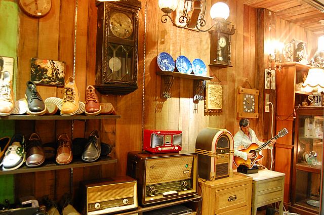 アンティークな製品がある個性的なお店