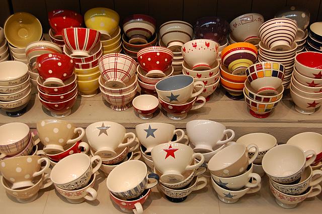 マグカップや器などは大きめのサイズが多くあります