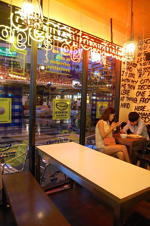 毎日行列ができる大人気店