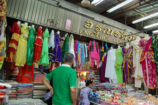タイ人が多いスポットでは英語も通じないことも多いので上級者向けです！