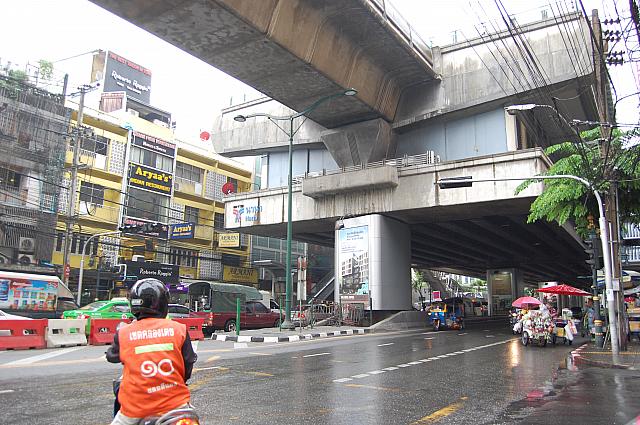 アソーク駅からたった一駅の「ナナ駅」