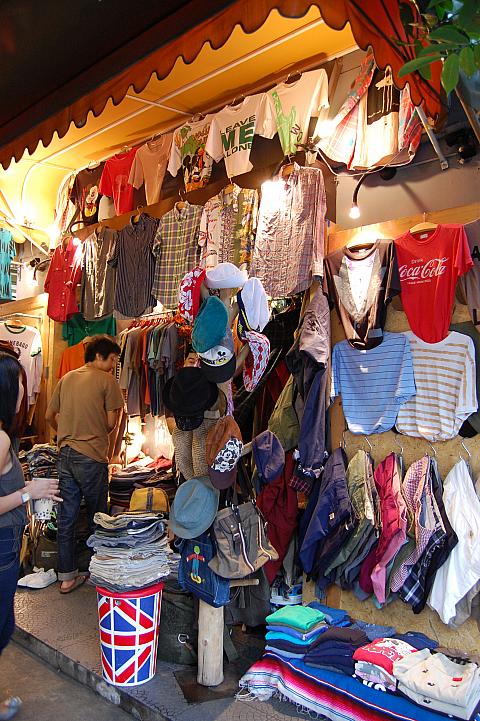 バンコクっ子にまざっておしゃれに買い物