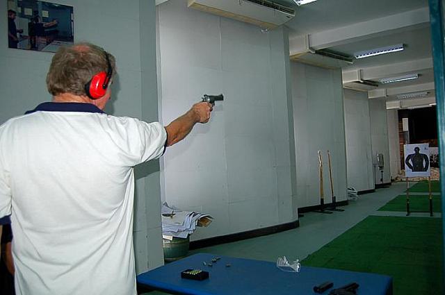 一度は体験してみたい射撃