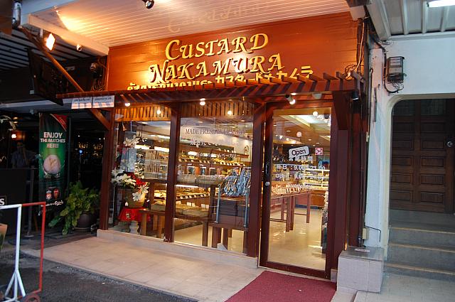 日本にいるのと同じようなパン屋さんはタイ人にも人気です