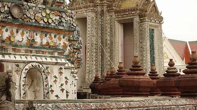 仏教寺院はタイ人の多くが連れて行きたいと考えるスポットのようです