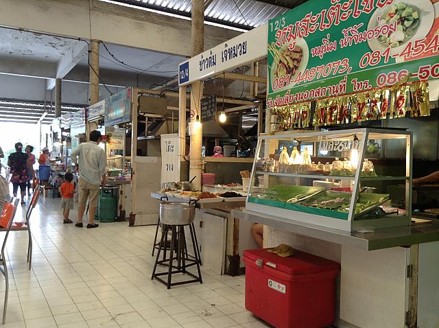 色々な料理を選べるので食べるものに困ったら行ってみてください