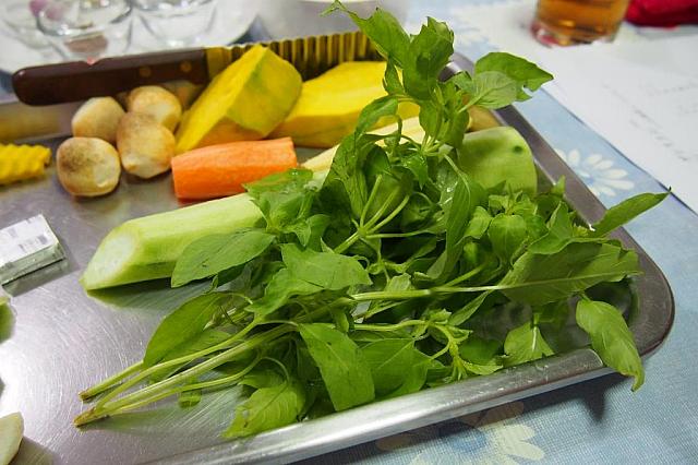 材料の野菜はこちら