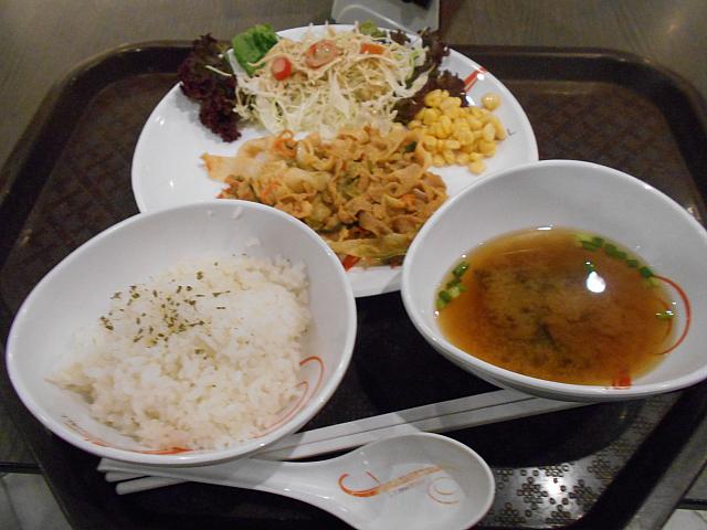 豚キムチ定食 115バーツ