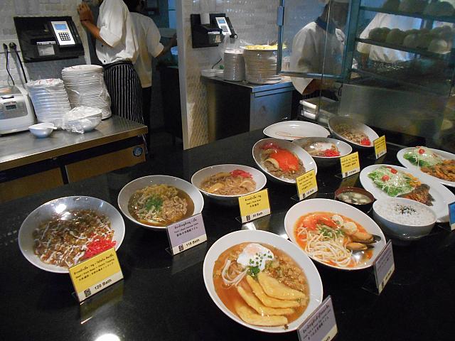 注文は食品サンプルを指差しで