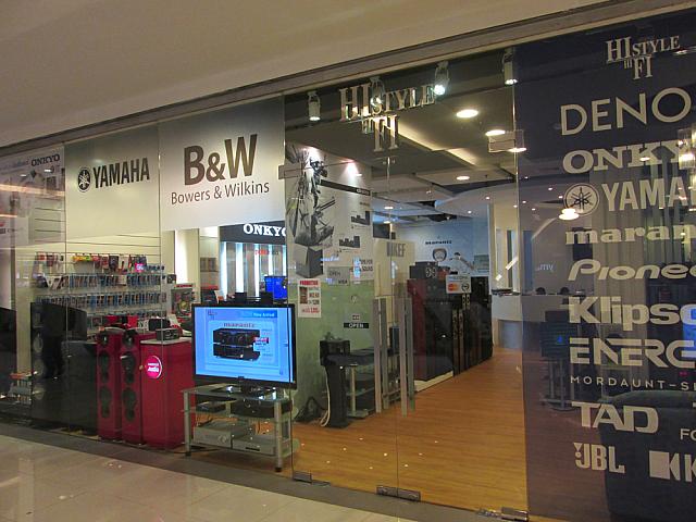 オーディオ製品専門店もあります