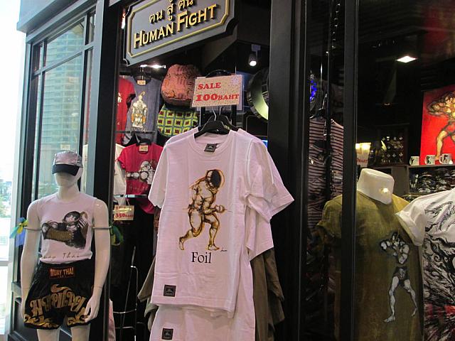種類豊富なTシャツ