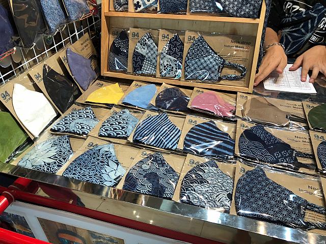 色々な種類のマスクが販売されています。
