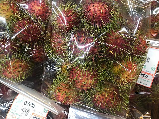ンゴ（ランブータン）は爽やかなライチのような味