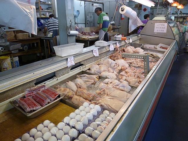 ザ・鶏ワールド。