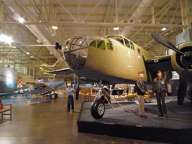 ニイハウ事件の展示は以上です。格納庫を改造しただけあって広い館内。