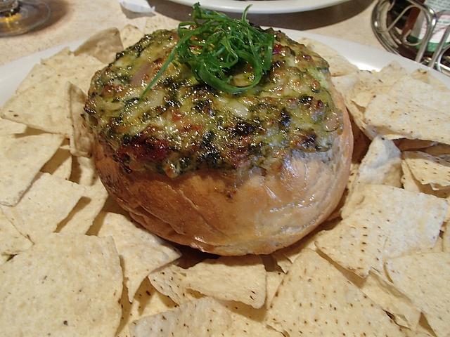 ロブスターとほうれん草のディップ＆トルティーヤチップス