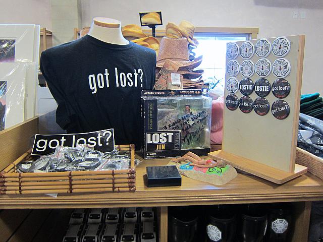 クアロア・ランチでロケが行われたテレビシリーズ『LOST』グッズも。